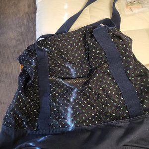 Thirty one metro retro travel bag